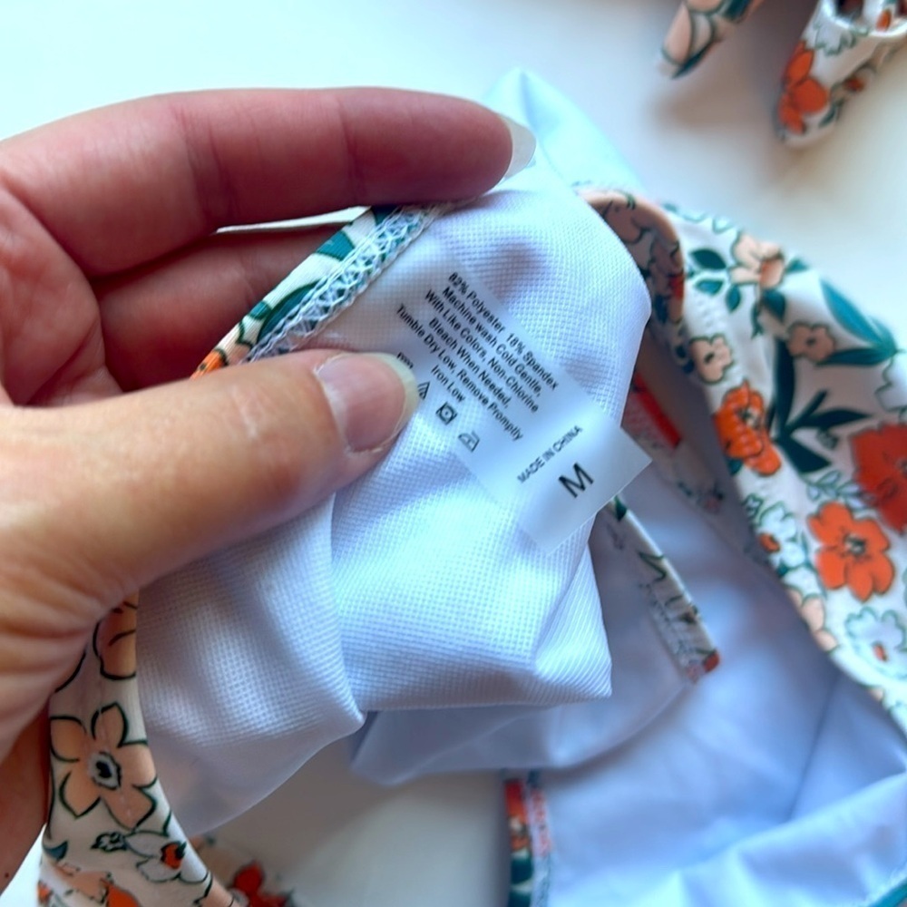 NWOT Modest Floral Bikini Set with Rushed Ruffle Top size M - Picture 5 of 7